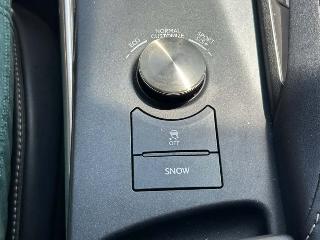 Used 2017 Lexus IS 350 F Sport w/ F Sport Package RWD image 27