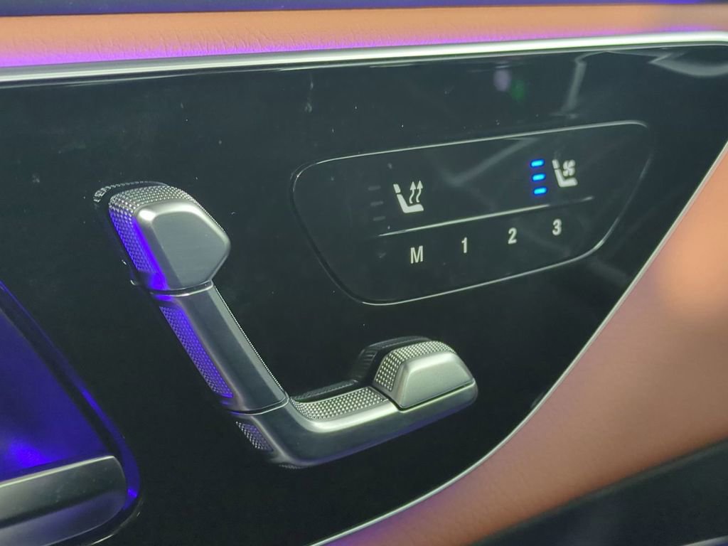 Used 2024 Mercedes-Benz GLC 300 4MATIC image 21