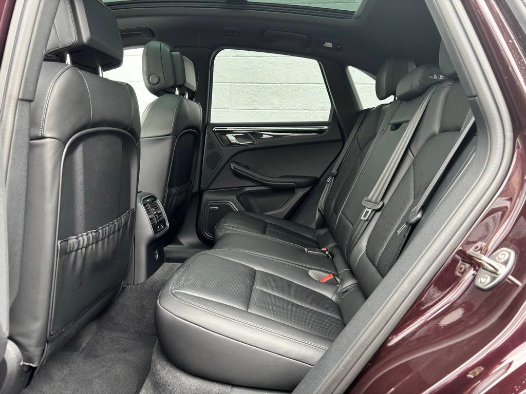 Certified 2026 Porsche Macan AWD/4WD image 22