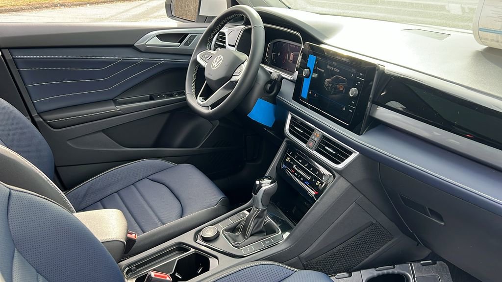 New 2026 Volkswagen Taos SEL image 10