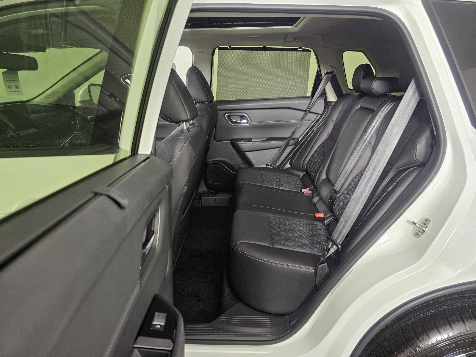 New 2026 Nissan Rogue Platinum image 20