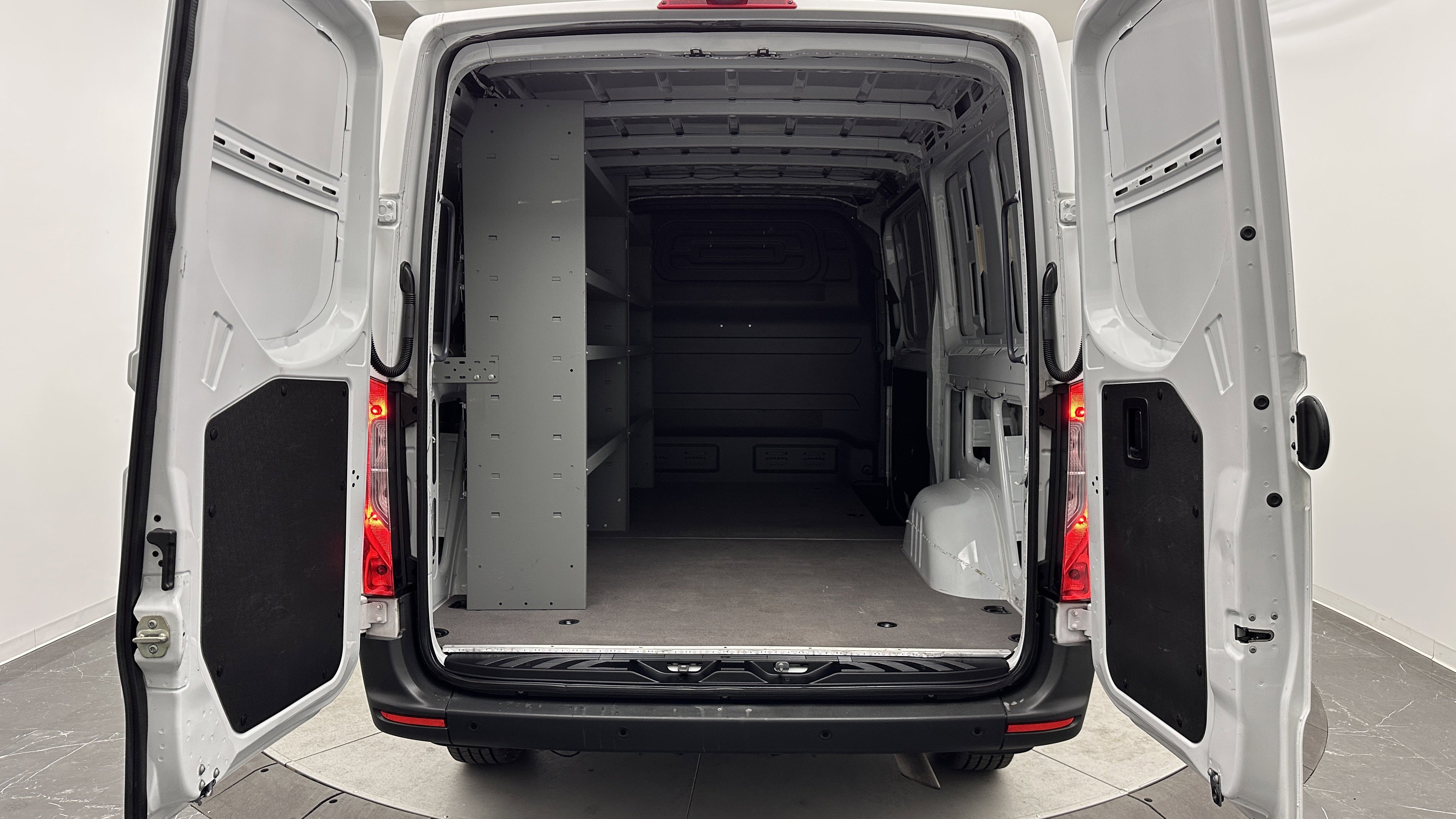 Used 2022 Mercedes-Benz Sprinter 1500 image 24