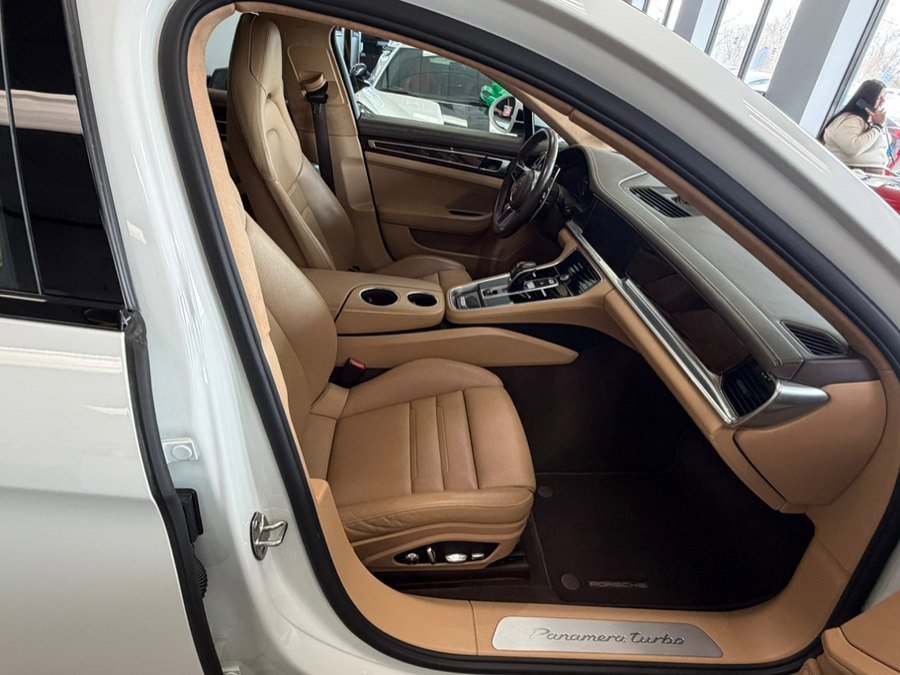 Used 2017 Porsche Panamera Turbo image 33