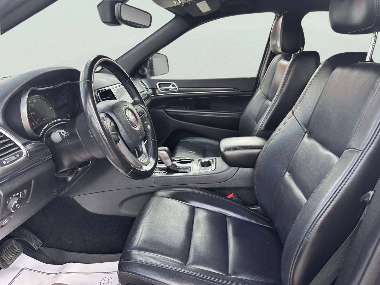 Used 2019 Jeep Grand Cherokee Limited AWD/4WD image 9