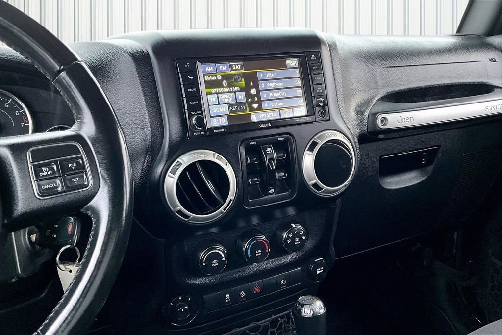 Used 2017 Jeep Wrangler Unlimited Sahara AWD/4WD image 9