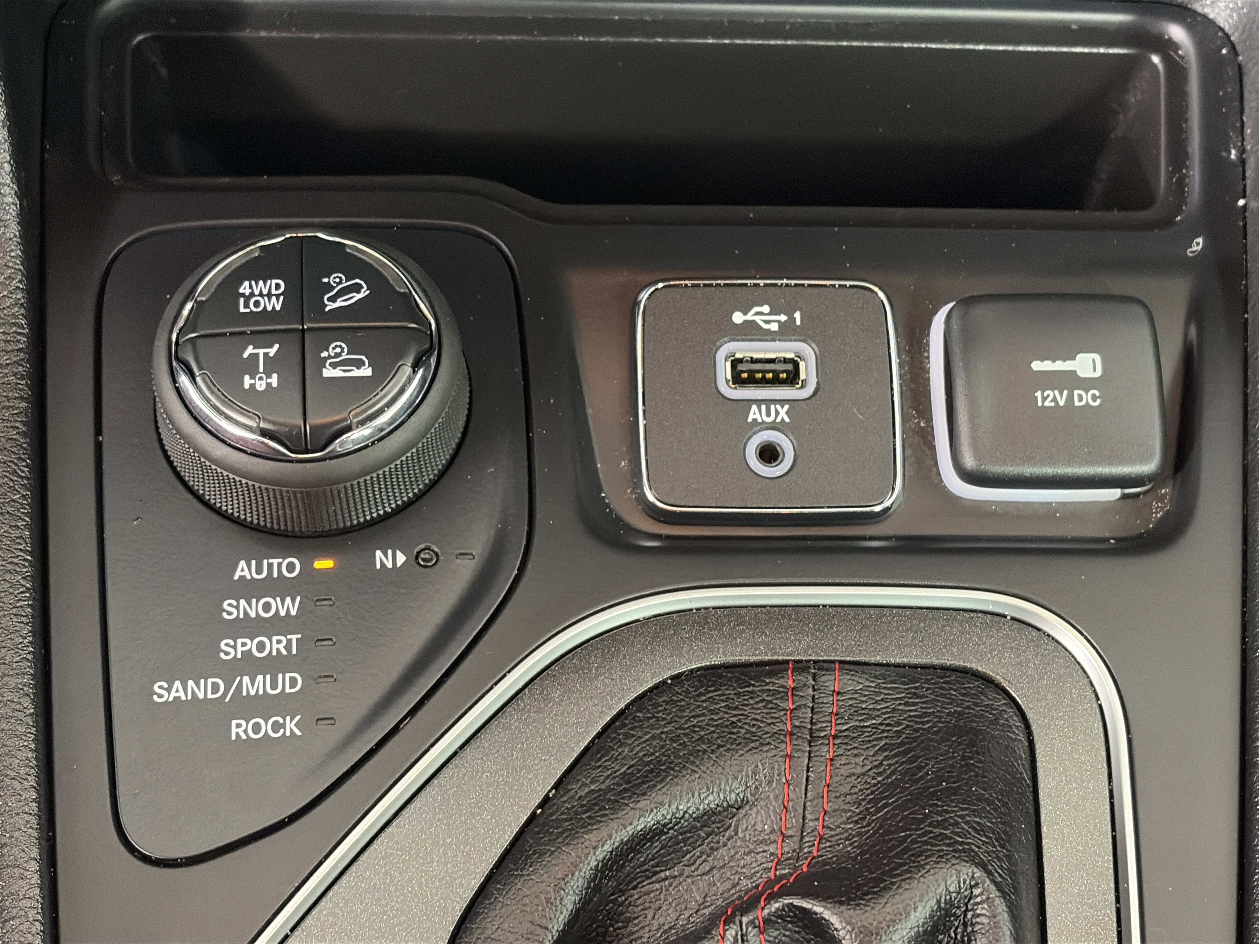 Used 2022 Jeep Cherokee Trailhawk w/ Premium Leather Package image 24