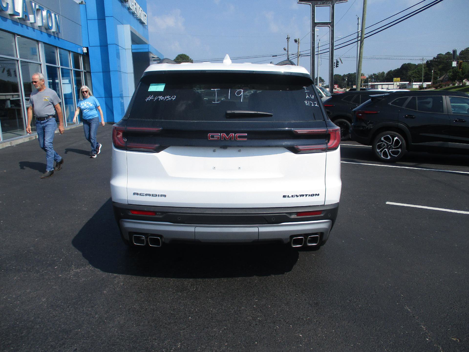 Used 2025 GMC Acadia Elevation image 4