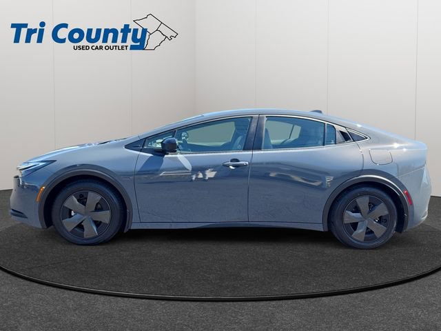 Used 2025 Toyota Prius LE image 5