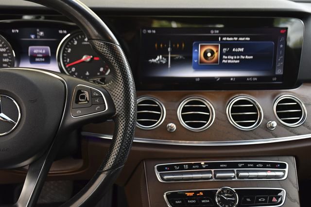 Used 2018 Mercedes-Benz E 400 4MATIC Sedan image 11
