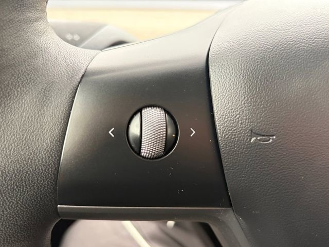 Used 2022 Tesla Model Y Performance image 5