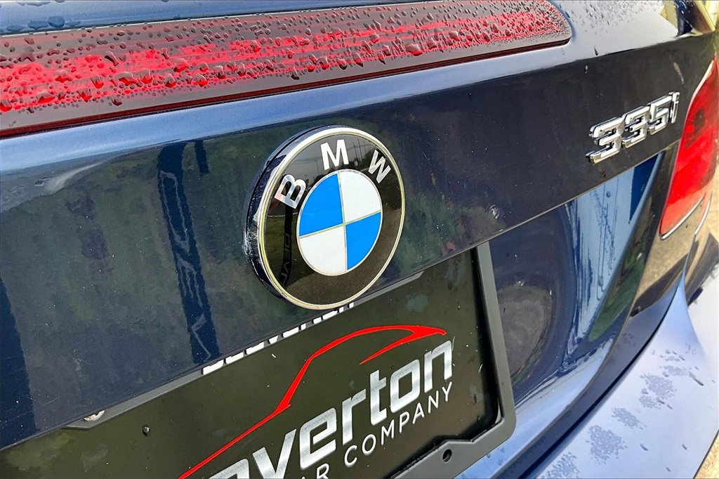 Used 2011 BMW 335i Convertible image 11