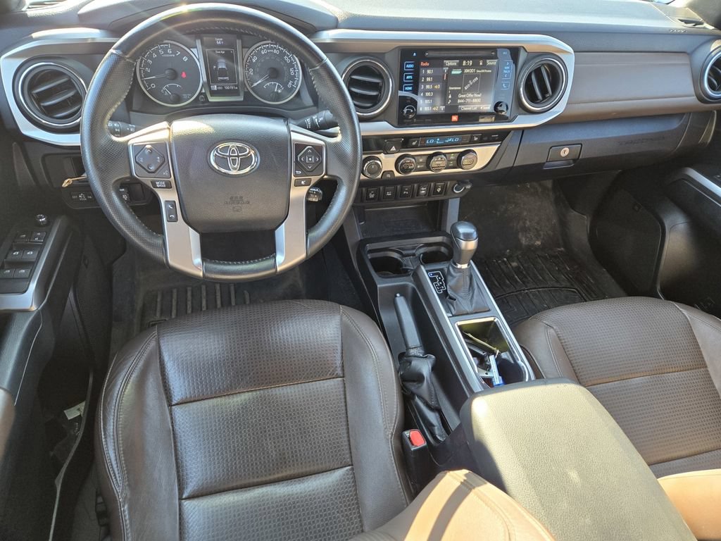 Used 2017 Toyota Tacoma Limited AWD/4WD image 12