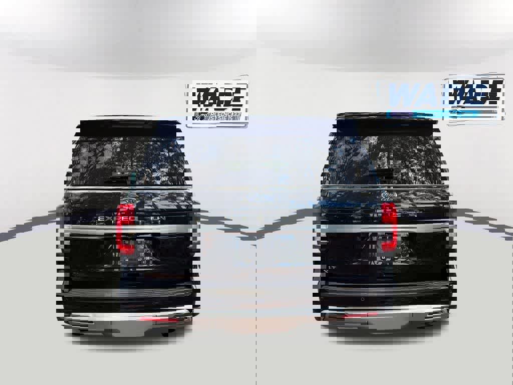 Used 2024 Ford Expedition XLT AWD/4WD image 6