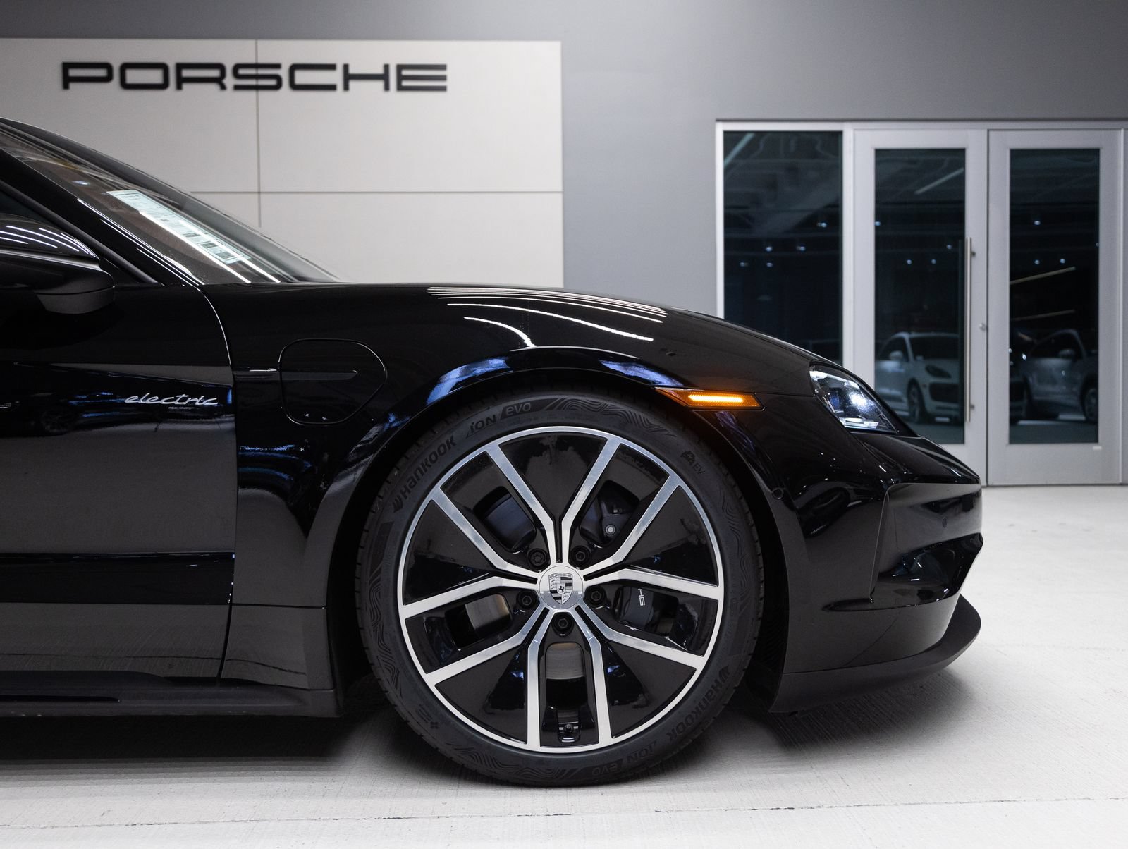 Used 2026 Porsche Taycan RWD image 11