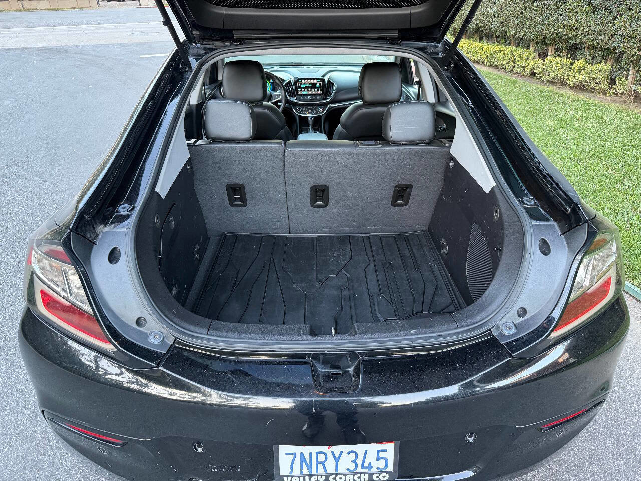 Used 2016 Chevrolet Volt Premier w/ Driver Confidence Package image 19