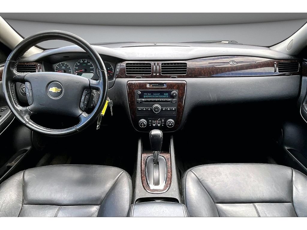 Used 2013 Chevrolet Impala LTZ FWD image 19