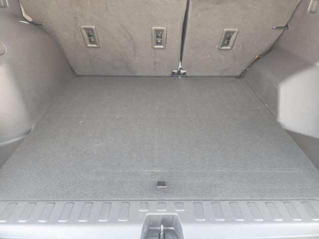 Used 2023 GMC Terrain SLT w/ Infotainment Package II FWD image 31