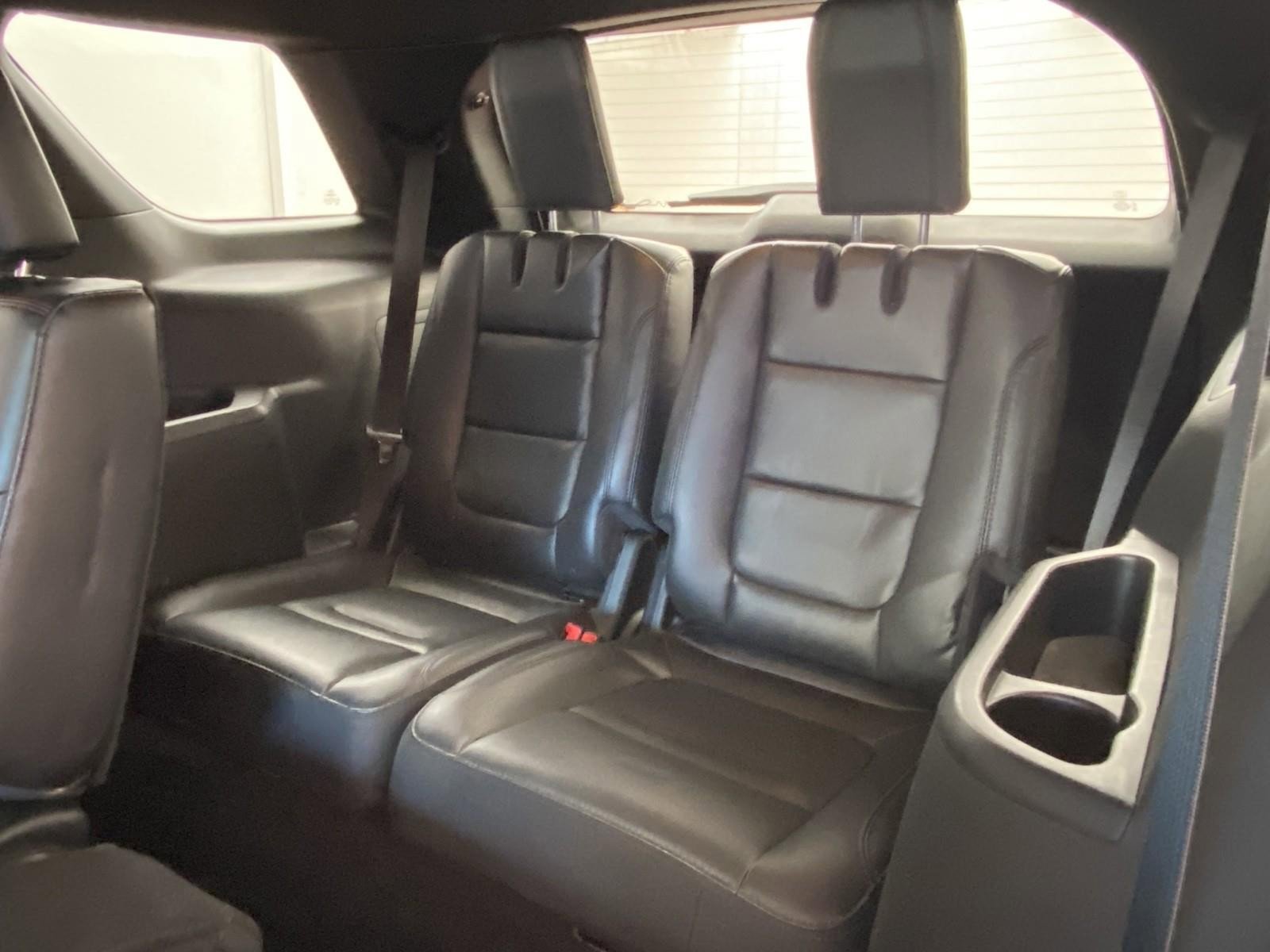 Used 2018 Ford Explorer XLT w/ Equipment Group 202A AWD/4WD image 22