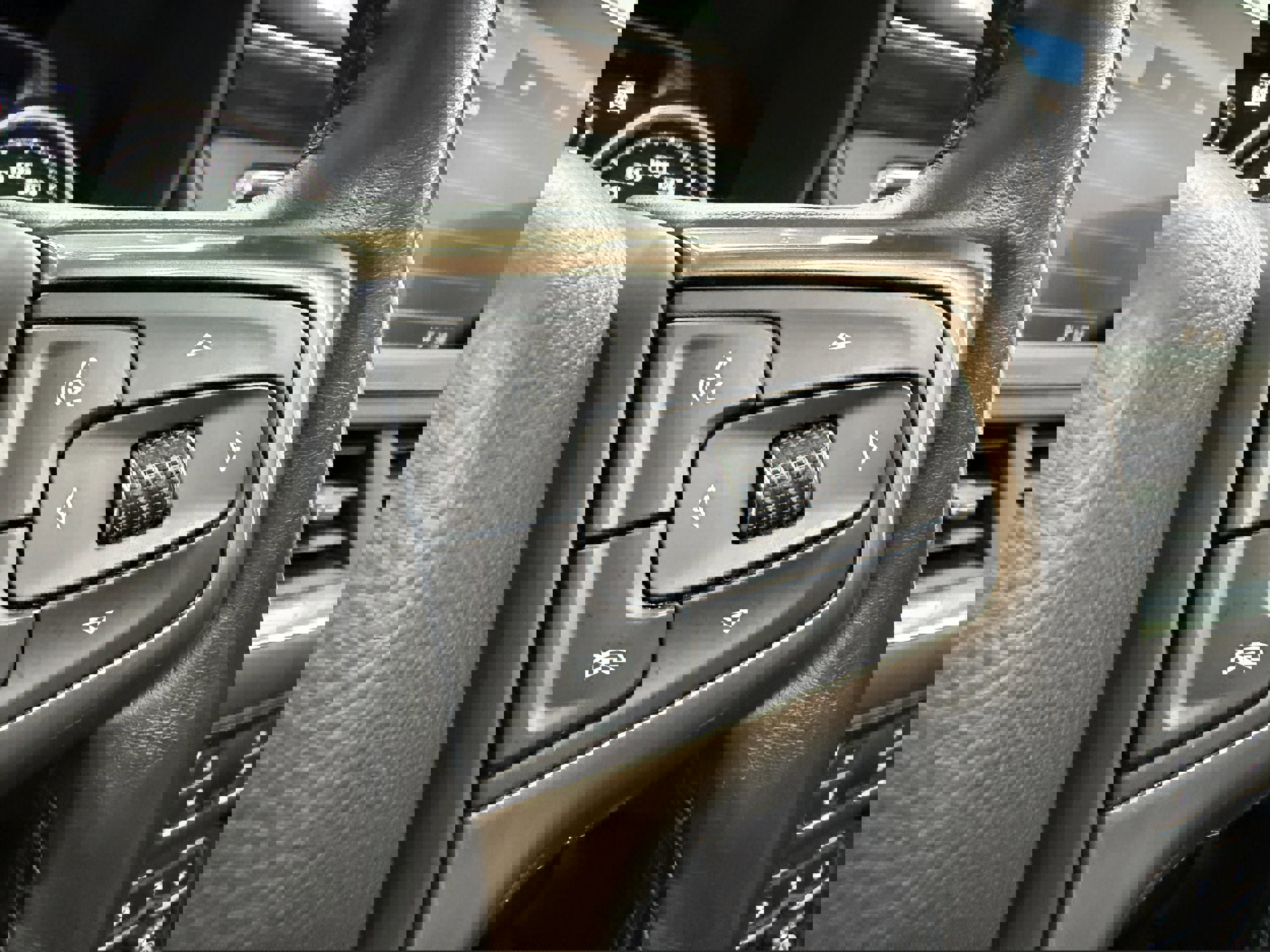 Used 2021 Chevrolet Tahoe High Country w/ Premium Package AWD/4WD image 16