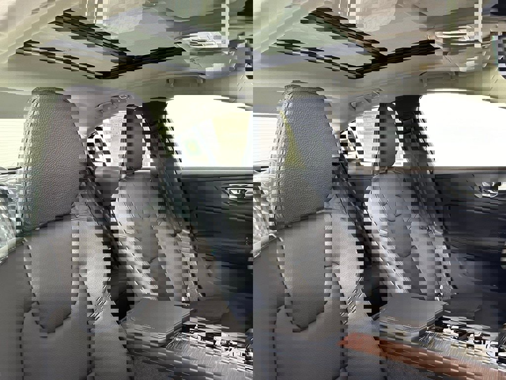 New 2024 Volvo S60 B5 Core w/ Climate Package image 7