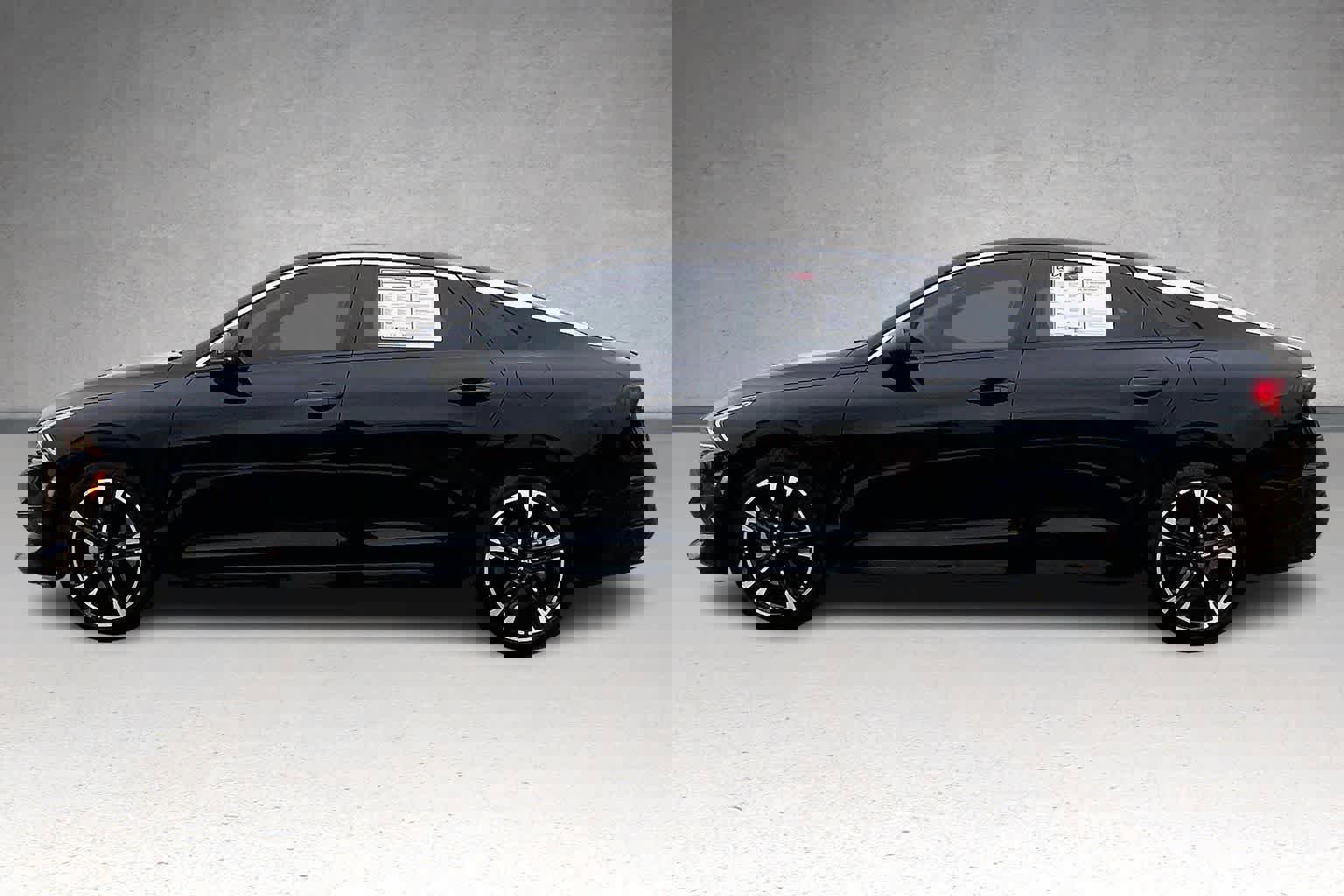 Used 2023 Kia K5 GT-Line w/ GT-Line Premium Package image 3