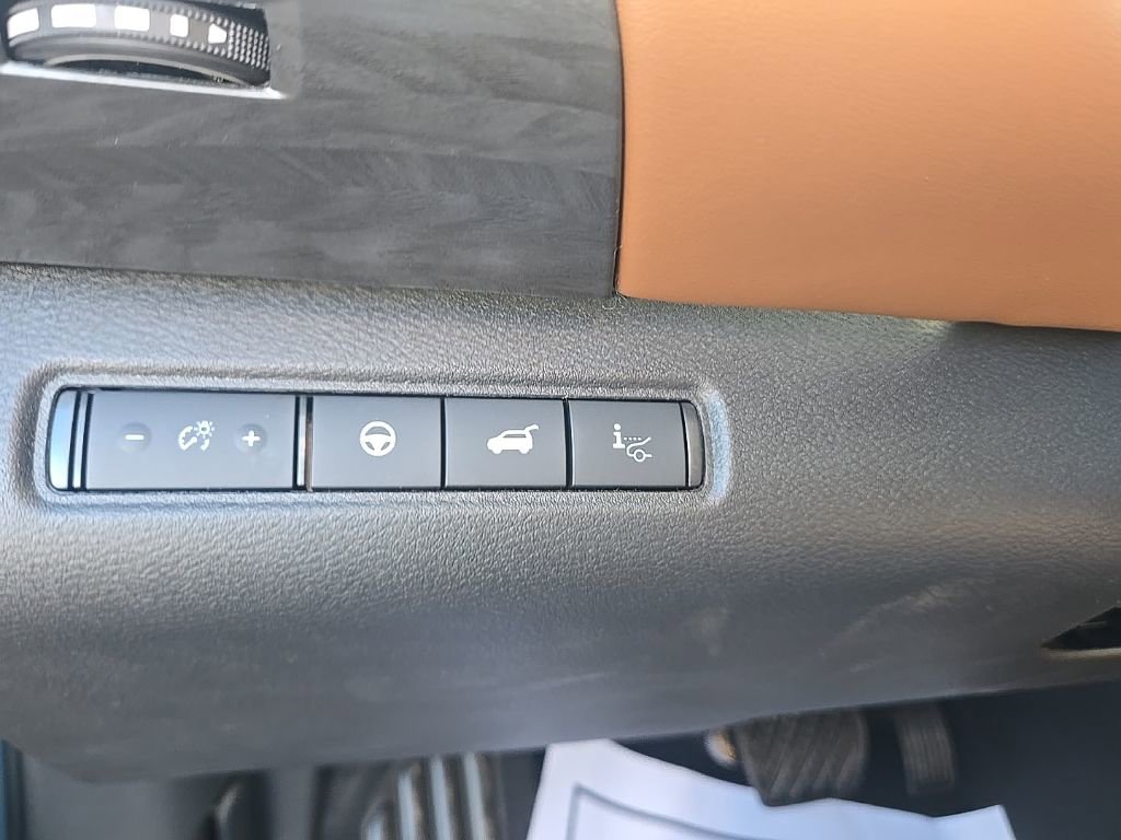 New 2026 Nissan Pathfinder Platinum image 13