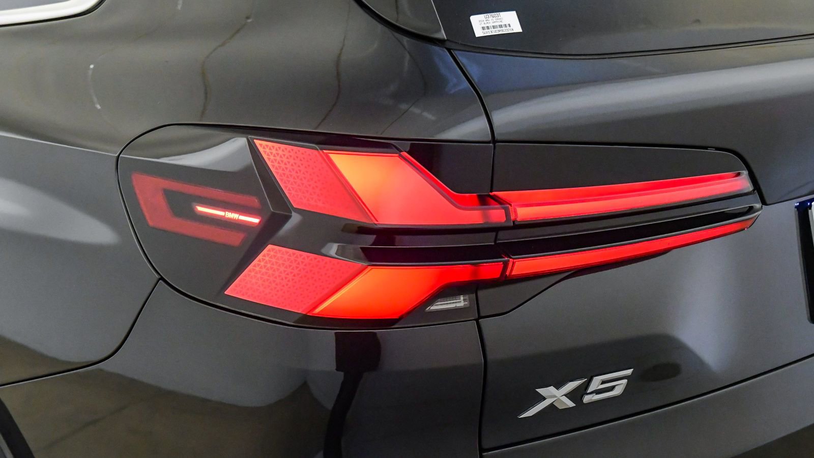 Certified 2024 BMW X5 sDrive40i w/ Parking Assistance Package RWD image 12