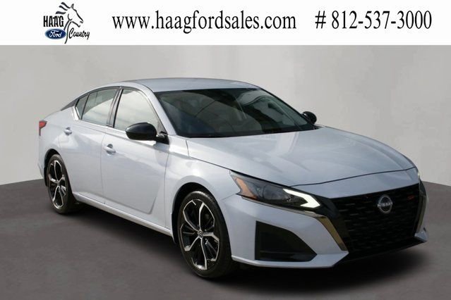 Used 2024 Nissan Altima 2.5 SR image 1