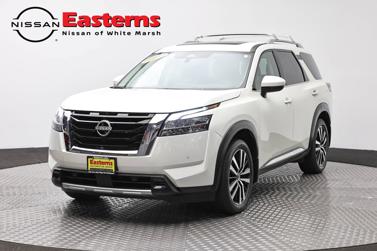Used 2023 Nissan Pathfinder Platinum AWD/4WD image 1