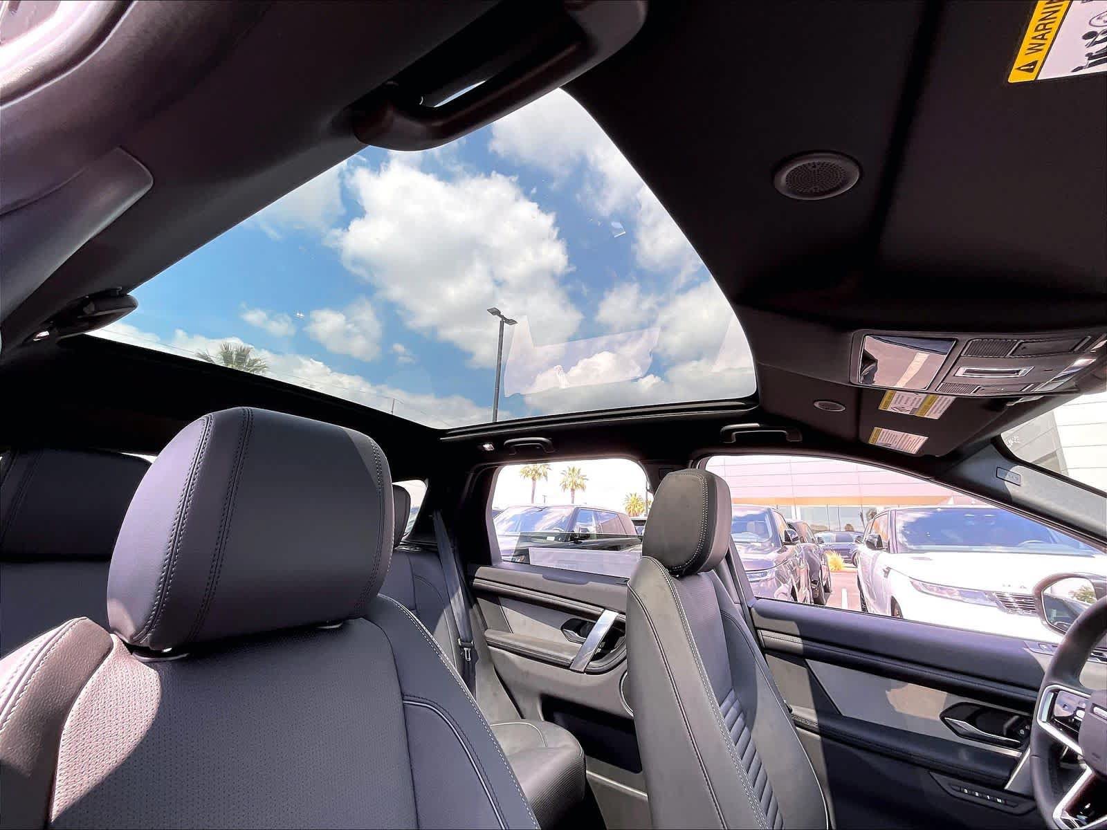 New 2026 Land Rover Discovery Sport Landmark AWD/4WD image 29