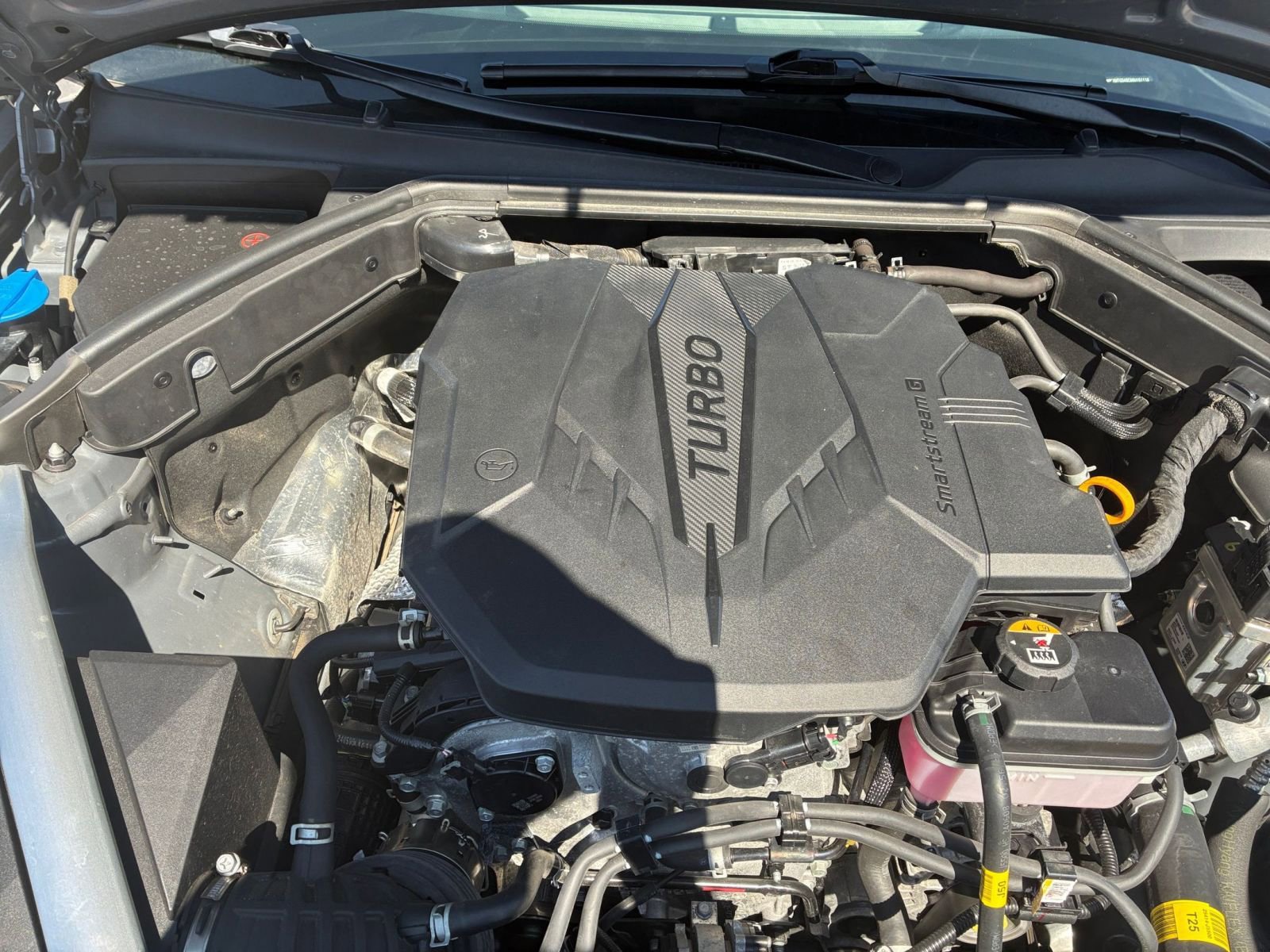 Used 2025 Genesis G70 2.5T image 27