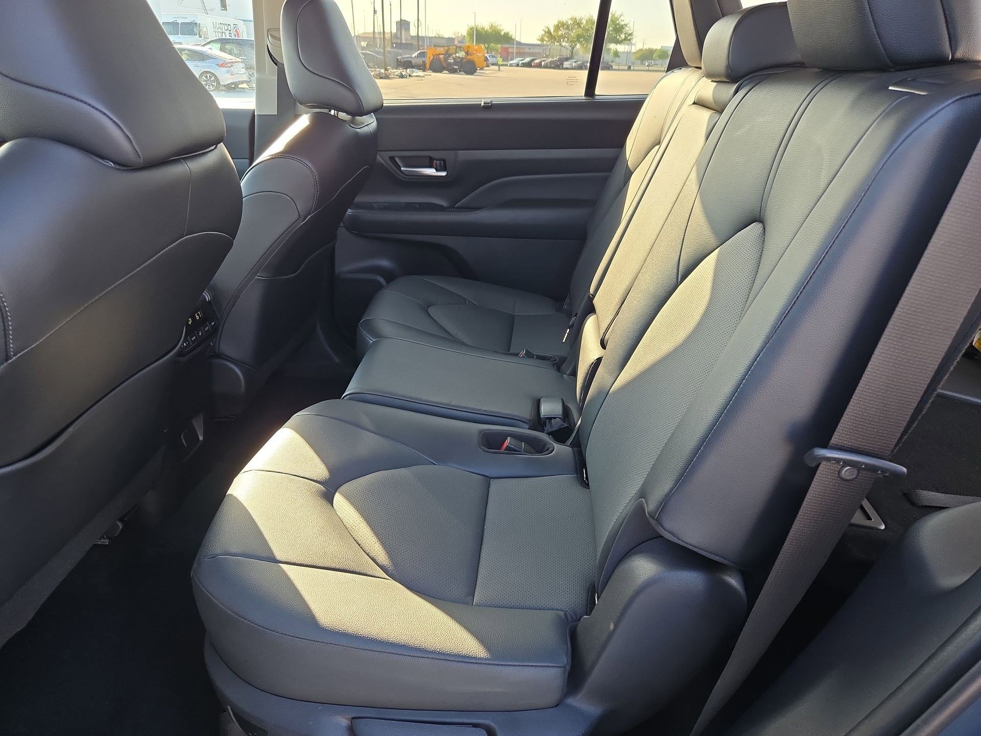 Used 2025 Toyota Grand Highlander FWD image 27