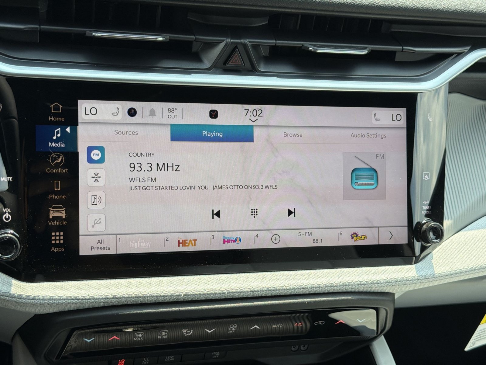 New 2026 Jeep Cherokee Laredo AWD/4WD image 18