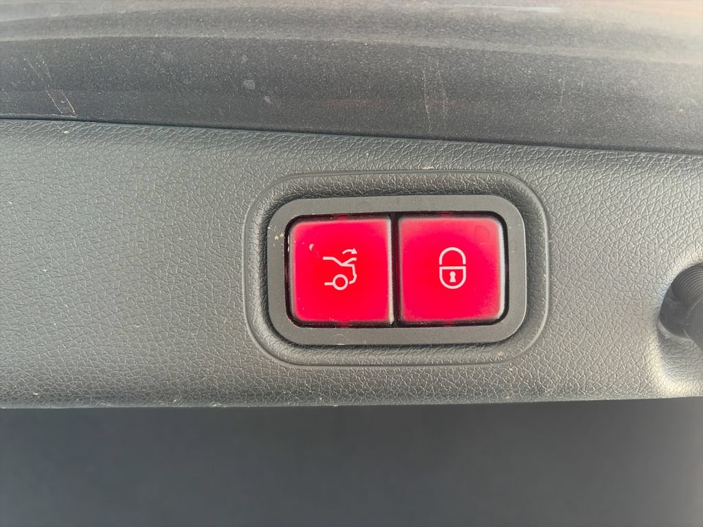 Used 2017 Mercedes-Benz E 300 4MATIC image 42