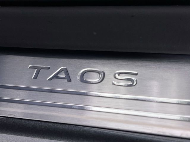 Used 2025 Volkswagen Taos SEL image 32