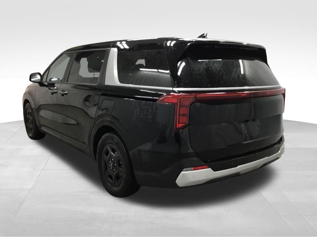 Used 2025 Kia Carnival image 13