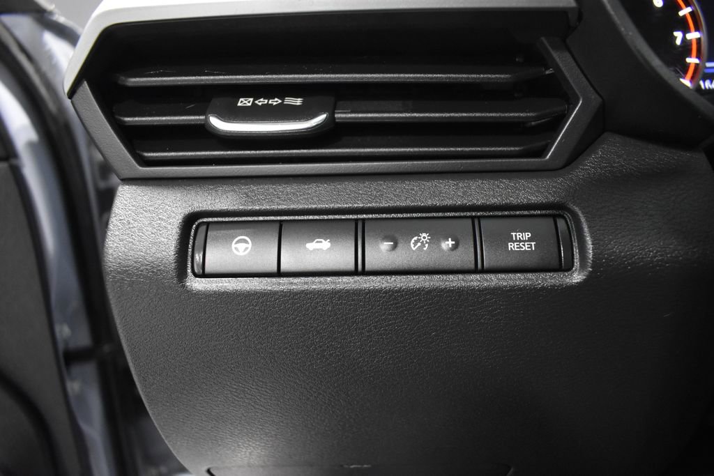 Used 2024 Nissan Altima 2.0 SR image 18