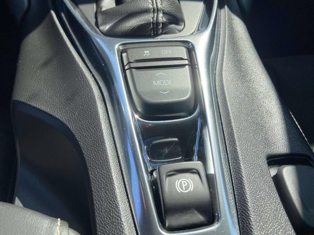 Used 2020 Chevrolet Camaro LT RWD image 19