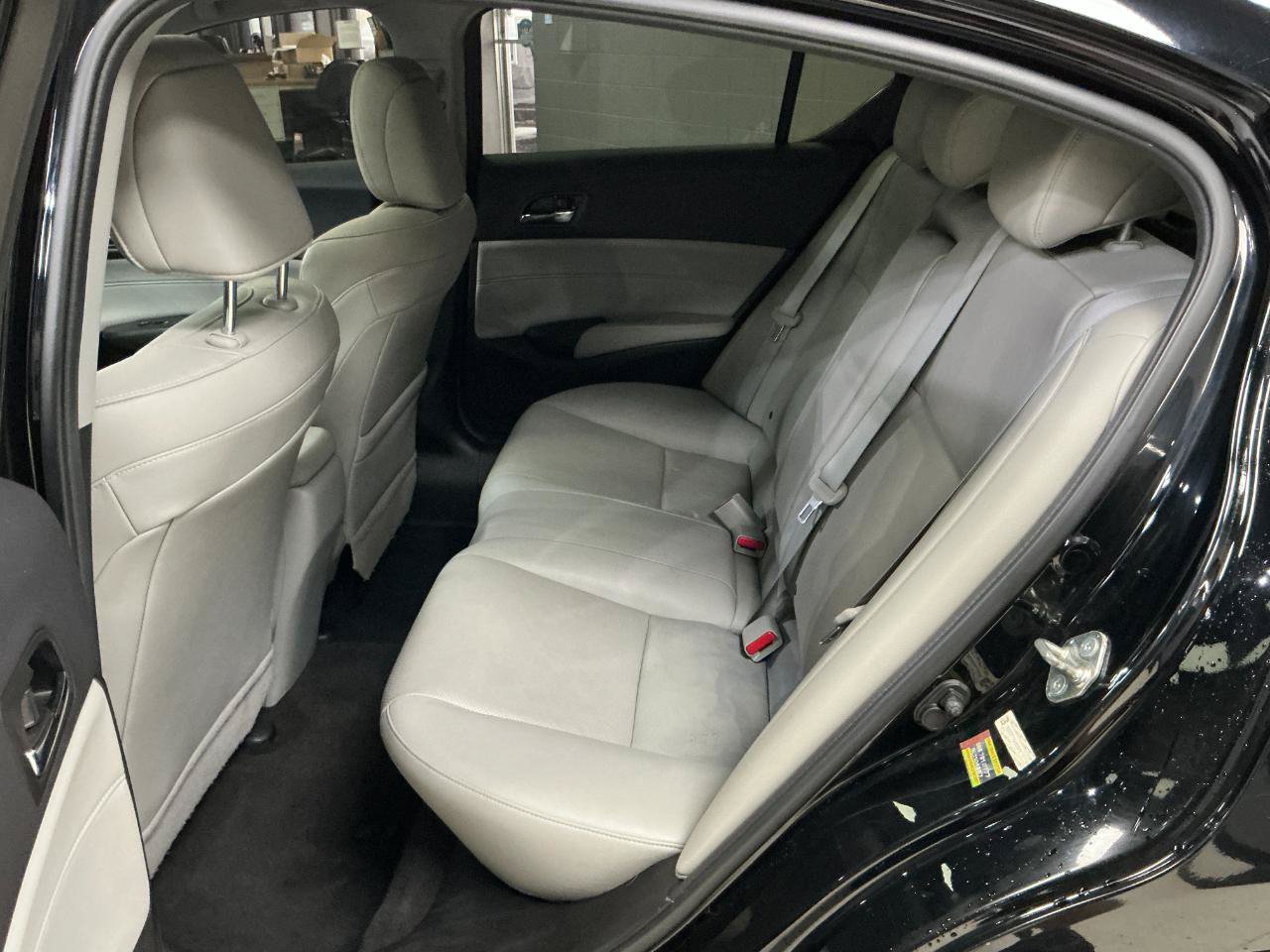 Used 2016 Acura ILX FWD image 23