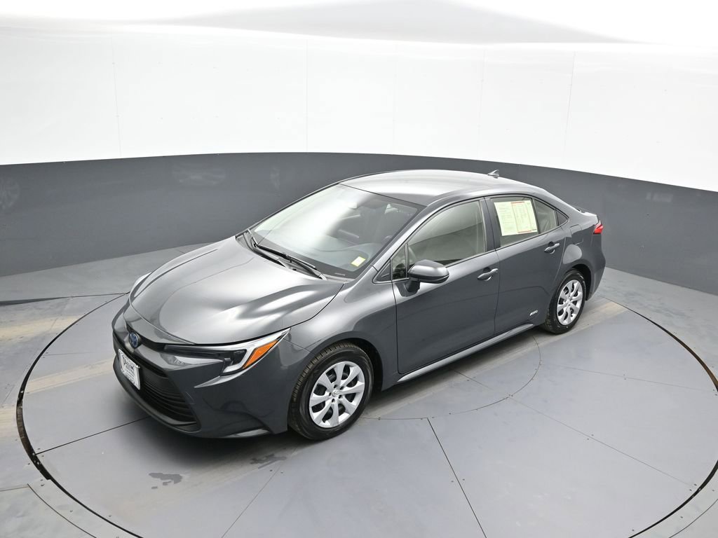 Certified 2024 Toyota Corolla LE image 32