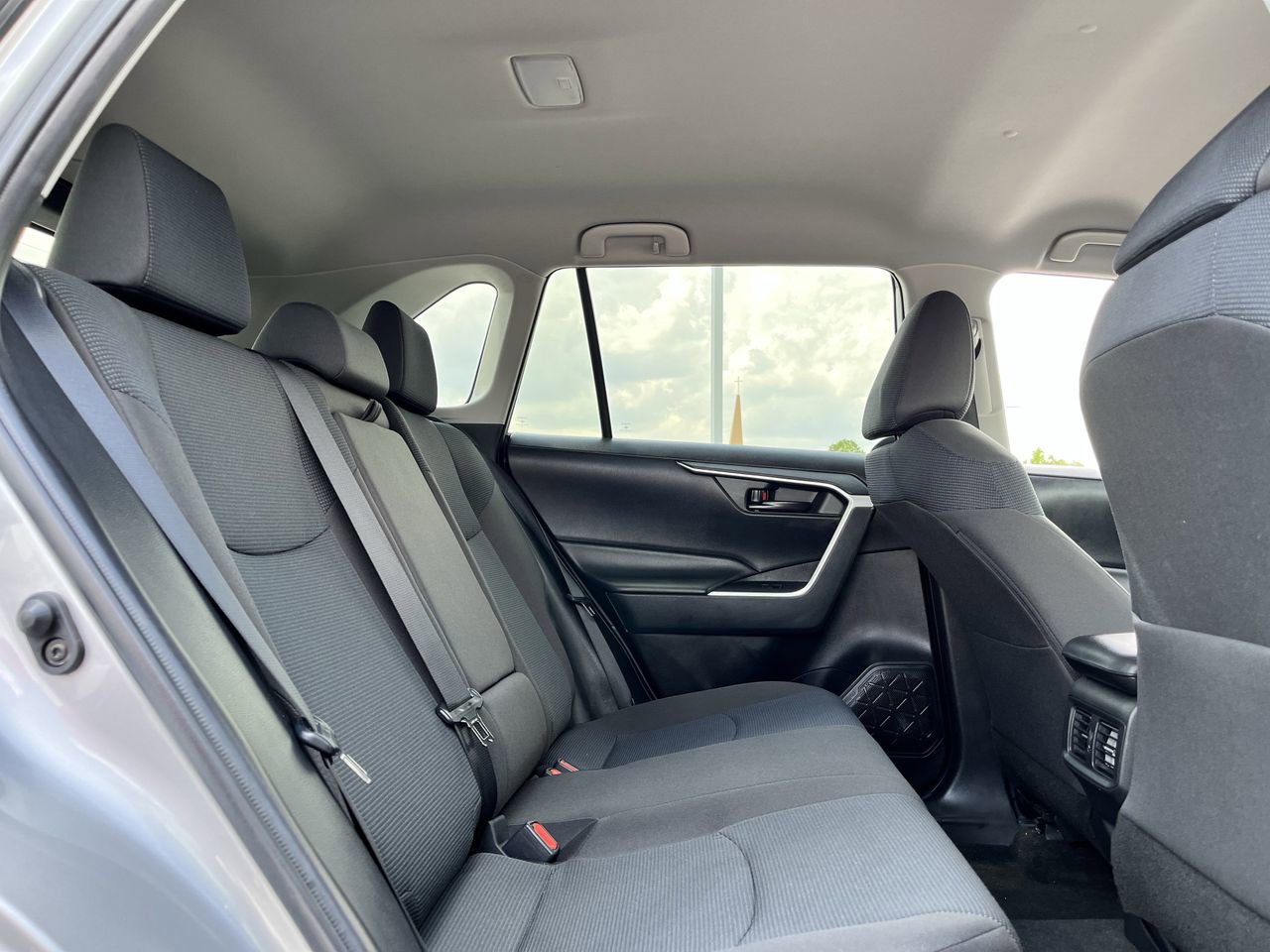 Used 2023 Toyota RAV4 LE FWD image 27