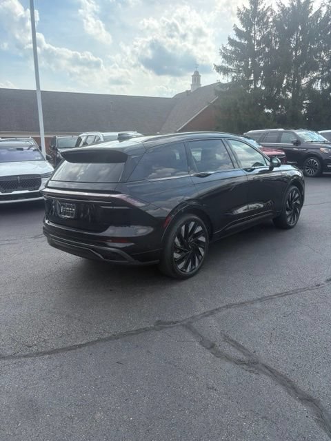Used 2024 Lincoln Nautilus Reserve w/ Equipment Group 202A AWD/4WD image 4