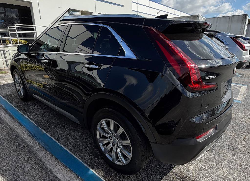 Used 2023 Cadillac XT4 Premium Luxury FWD image 8