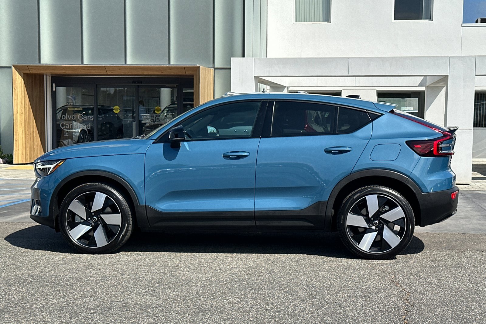 Certified 2023 Volvo C40 P8 Recharge Ultimate AWD/4WD image 7