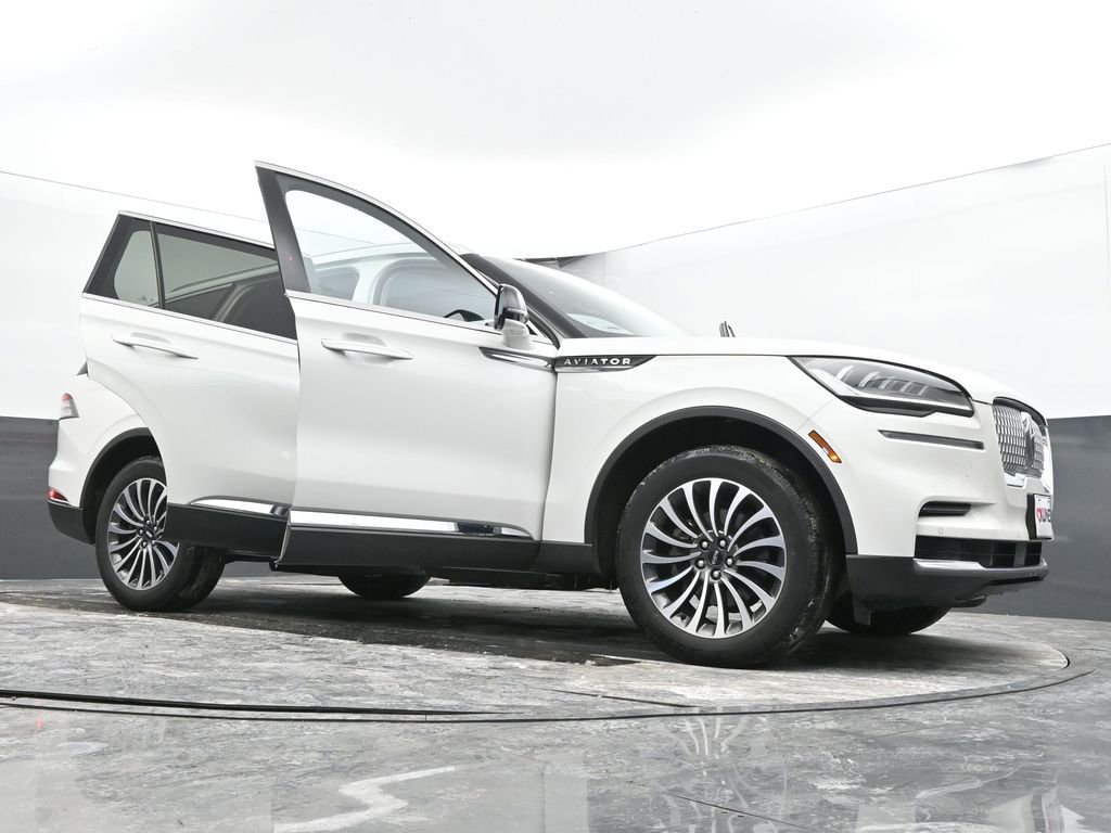 Used 2023 Lincoln Aviator AWD w/ Premium Package image 70