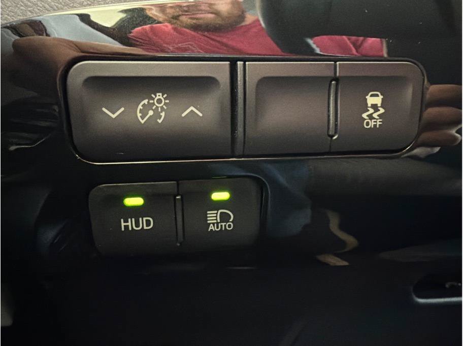 Used 2016 Toyota Prius Three FWD image 25