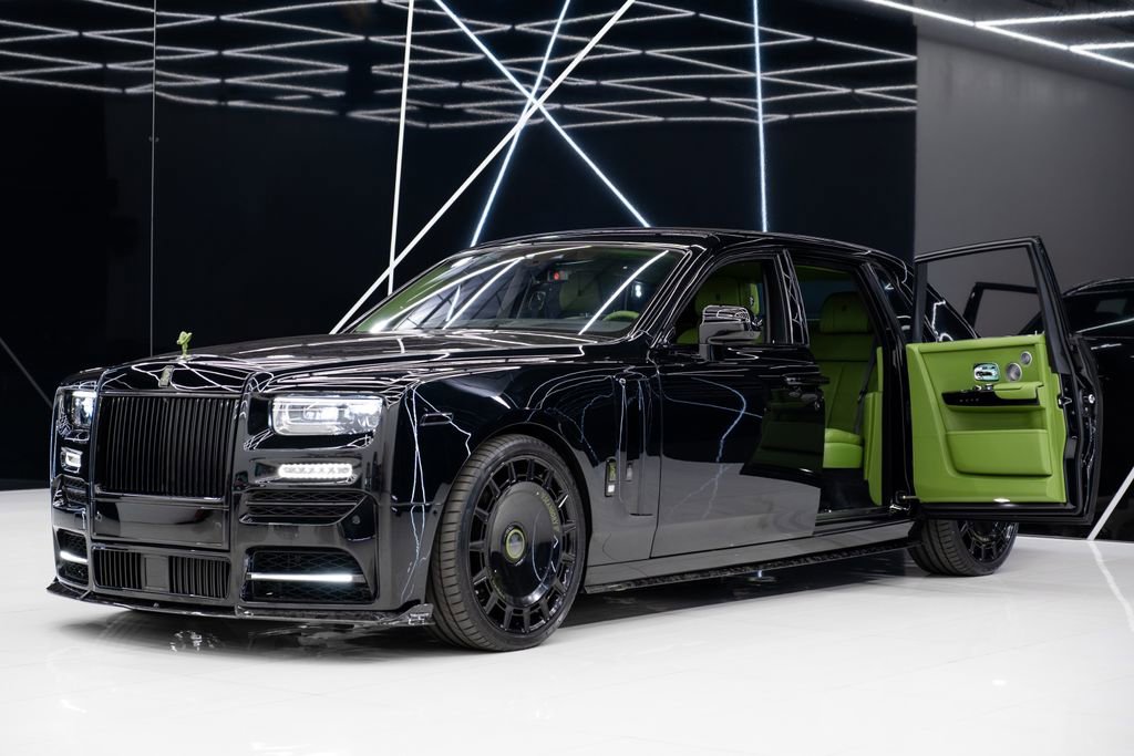 Used 2023 Rolls-Royce Phantom Sedan w/ The Phantom Package RWD image 6
