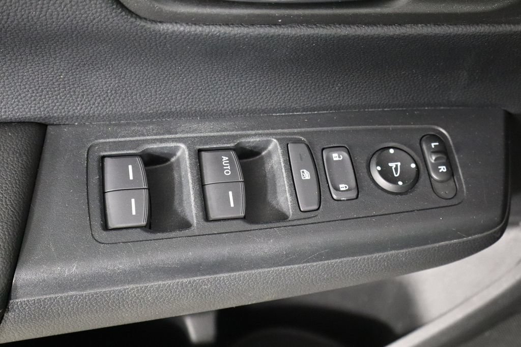 Used 2025 Honda CR-V LX image 19