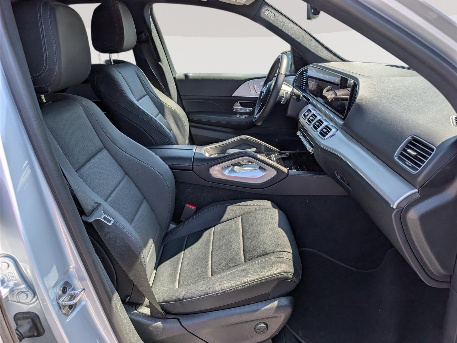 Used 2025 Mercedes-Benz GLE 350 4MATIC image 11