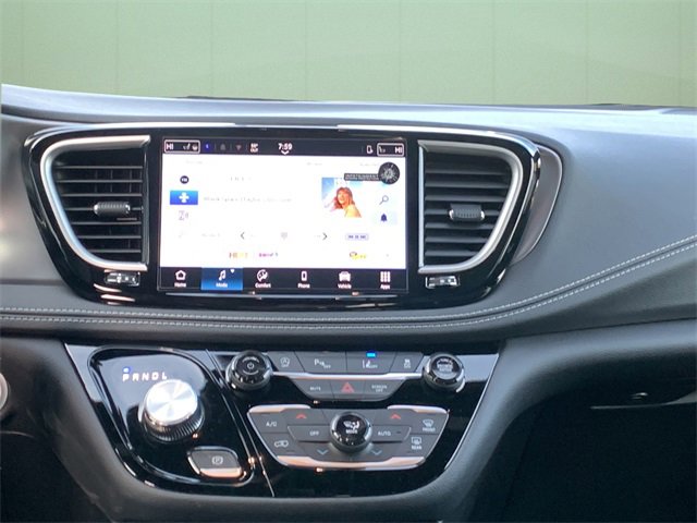 New 2026 Chrysler Pacifica Select image 23